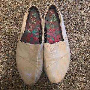 Toms Cream Size 6 Shoes